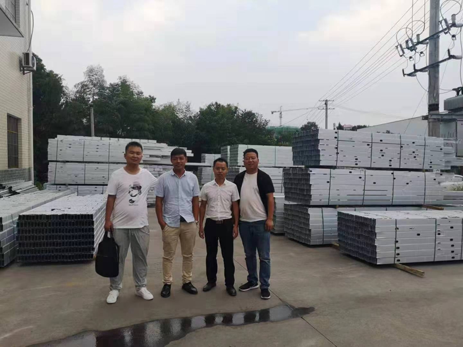 祝賀睿婕輕鋼別墅與加拿大溫哥華的溫總達成戰(zhàn)略合作